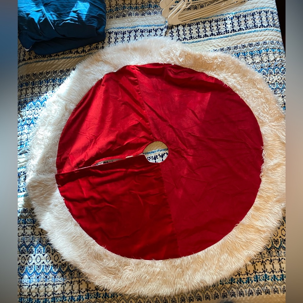 Red Treeskirt